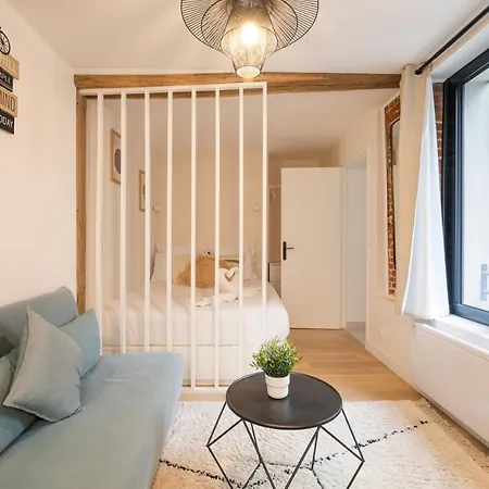 L'entre-deux Apartment *