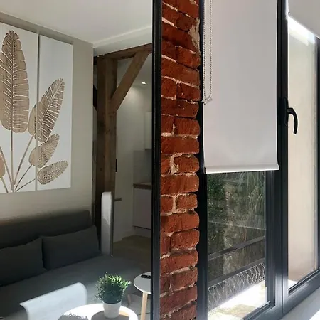 L'entre-deux Apartment *