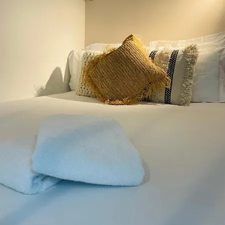 L'entre-deux Apartment *