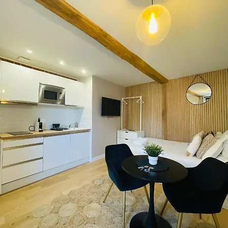 L'entre-deux Apartment *