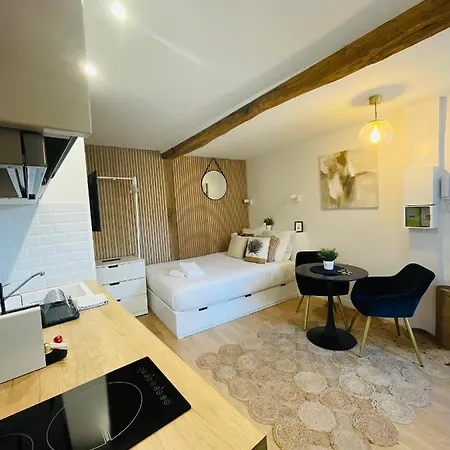 L'entre-deux Apartment *